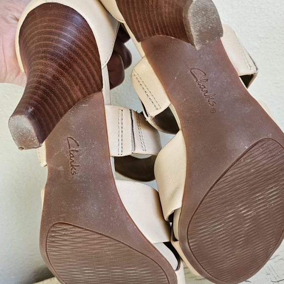 Clarks Leather Heels 8 Excellent Condition - Picture 6 of 6